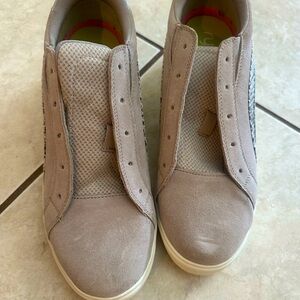 Ryka size 9.5 shoes, brand new